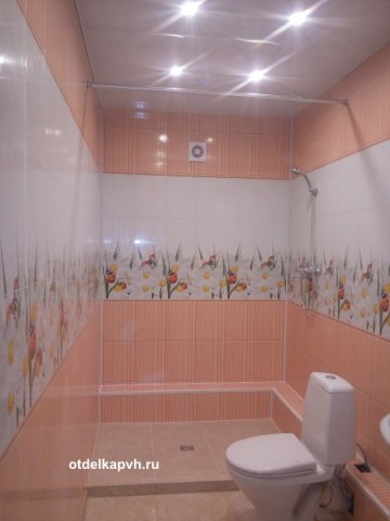 Ремонт ванной панелями ПВХ "Божьи коровки"