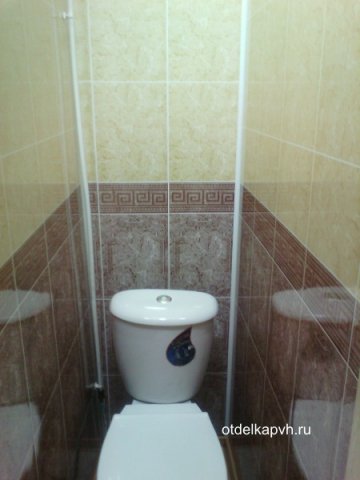 Ремонт туалета панелями ПВХ "Кардинал коричневый"